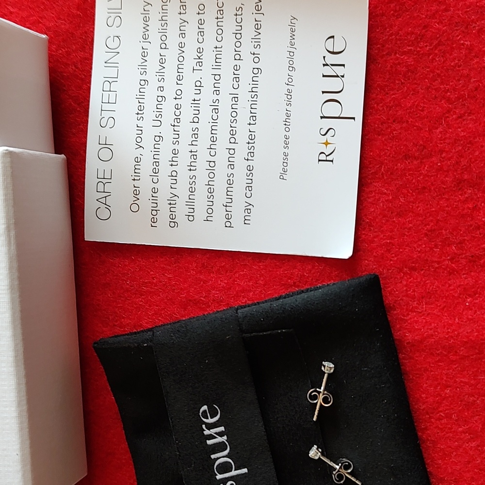 Ross & Simmons Sterling Silver diamond earrings - Picture 2 of 3